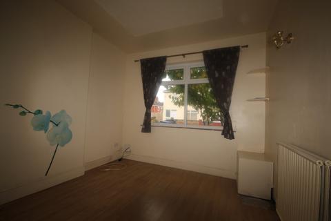 3 bedroom terraced house for sale, Gilbey Road, Grimsby, Lincolnshire. DN31 2RL