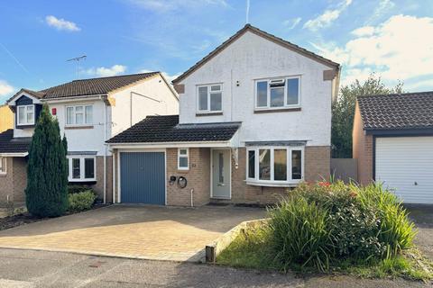 3 bedroom detached house to rent, Swallow Way, Wokingham RG41