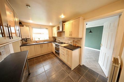 4 bedroom detached house for sale, Blackwater Way, Kingswood, Hull