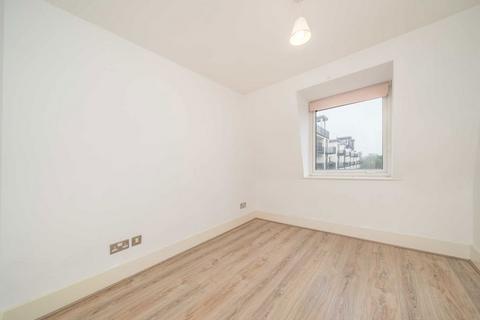 2 bedroom flat to rent, Market Place, Kingston Upon Thames KT1