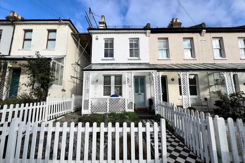 2 bedroom end of terrace house for sale, Leigh on Sea SS9