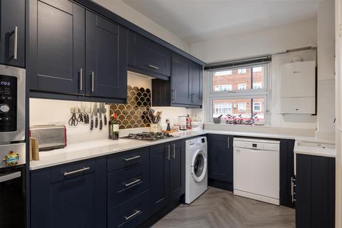 2 bedroom property for sale, Upper Richmond Road, London