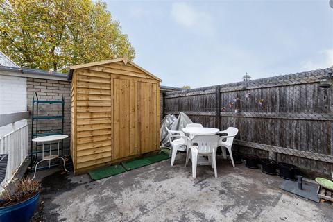 2 bedroom property for sale, Upper Richmond Road, London