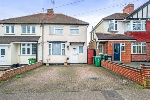 3 bedroom semi-detached house to rent, North Approach, Hertfordshire WD25