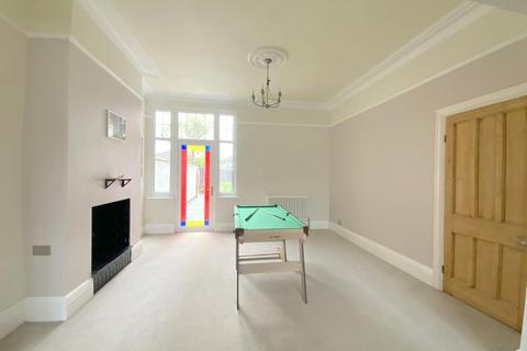 98 Station Road, Great Coates, Grimsby, DN37 9NN