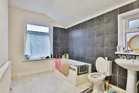 2 bedroom terraced house for sale, Washington Street, Hull, HU5 1PN