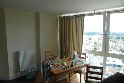 2 bedroom apartment to rent, Raphael House Ilford