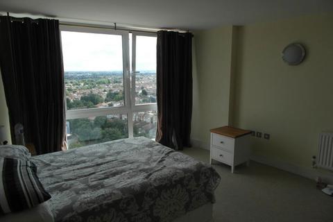 2 bedroom apartment to rent, Raphael House Ilford