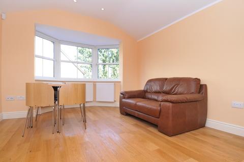 1 bedroom flat to rent, The Mall London W5