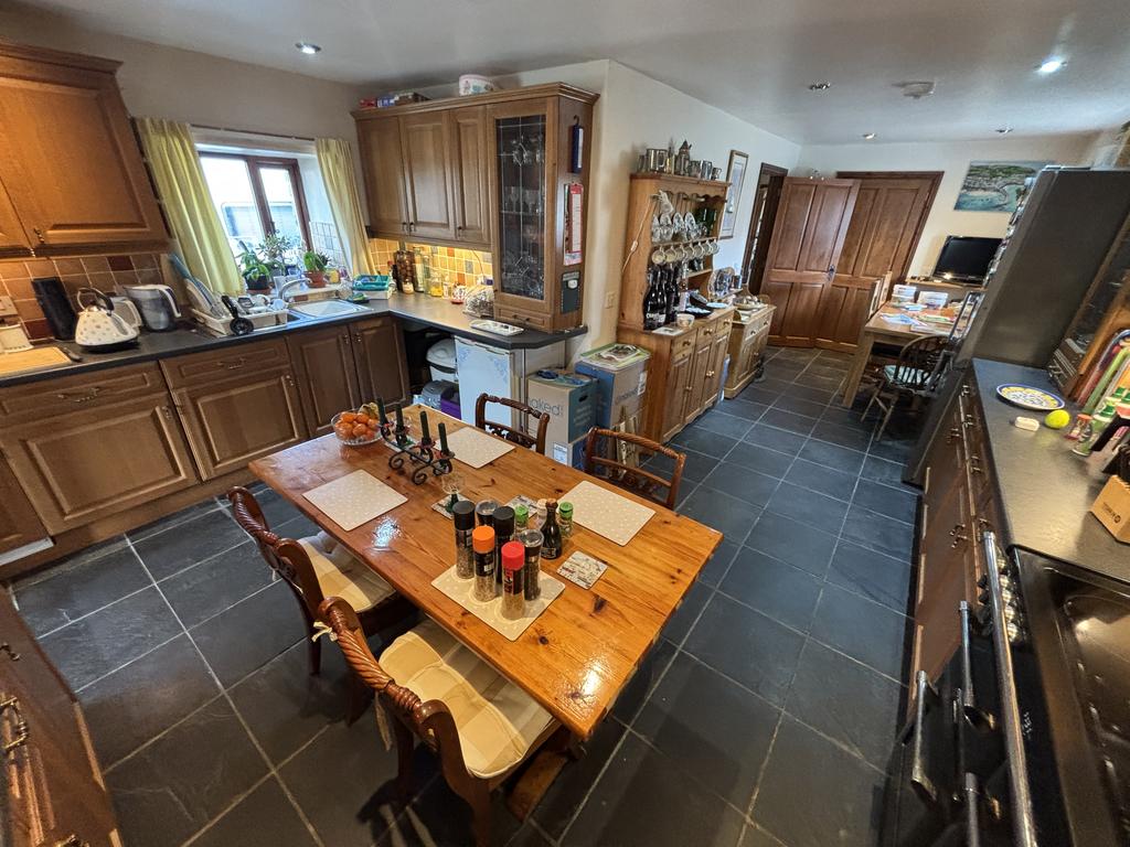 Kitchen/diner (third image)