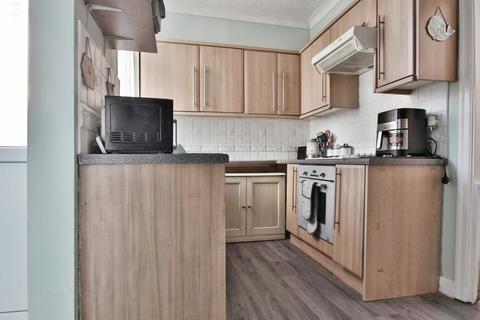 3 bedroom end of terrace house for sale, Estcourt Street, Hull, HU9 2RR