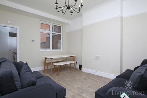 5 bedroom terraced house to rent, Leicester LE2