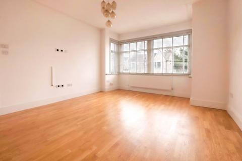 1 bedroom flat to rent, Satanita Road, Westcliff-On-Sea SS0