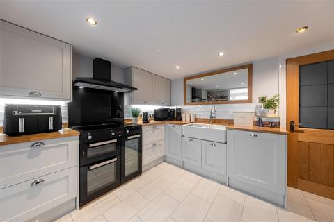 3 bedroom detached house for sale, Wrexham Road, Bulkeley