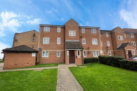 2 bedroom apartment to rent, Danbury Crescent, South Ockendon, Essex, RM15