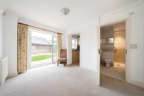 3 bedroom end of terrace house for sale, Fountain Square, Hayling Island PO11