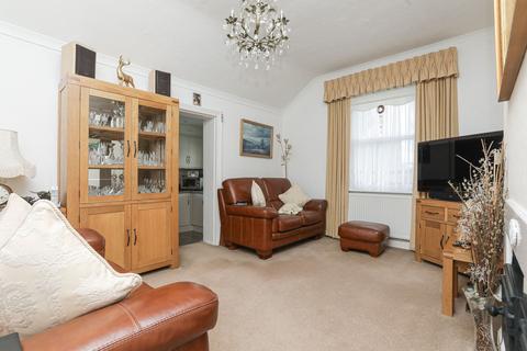 2 bedroom flat for sale, Station Approach, Birchington, CT7