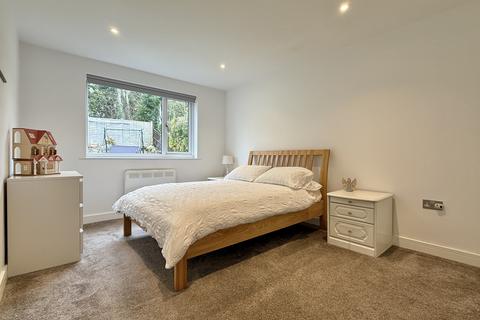 95 Broadley Drive, Torquay, TQ2 6UT