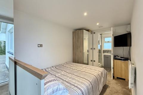 95 Broadley Drive, Torquay, TQ2 6UT