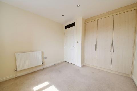 2 bedroom apartment to rent, Boston Avenue, Runcorn, WA7