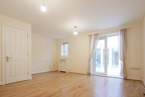 3 bedroom detached house to rent, Baxendale Road, Chichester