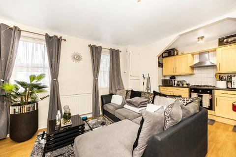 2 bedroom flat for sale, Cann Hall Road, London, E11