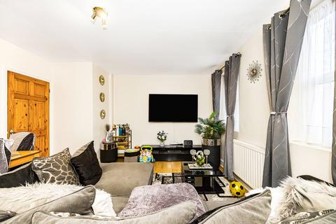 2 bedroom flat for sale, Cann Hall Road, London, E11