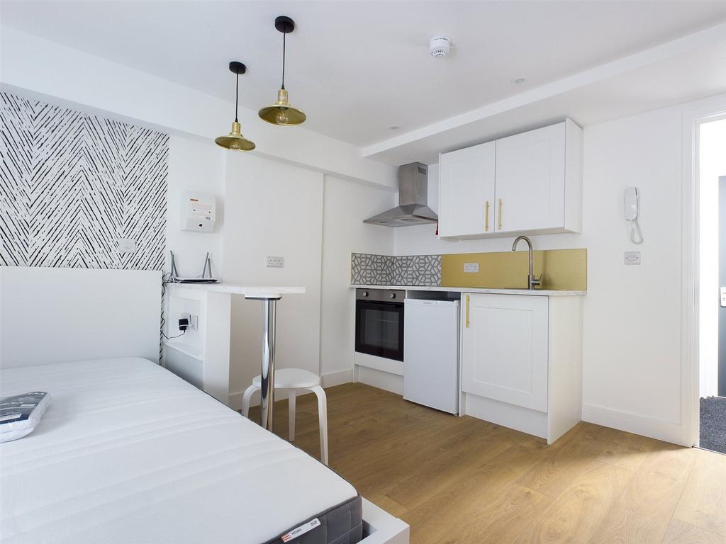 Bedroom-To-Rent