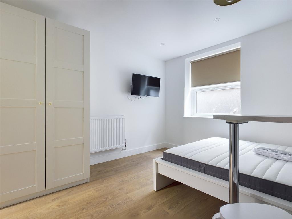 Bedroom-To-Rent