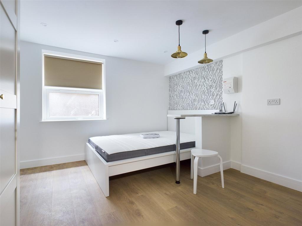 Bedroom-To-Rent