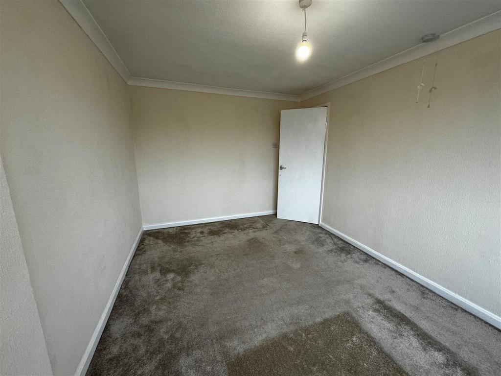 Second bedroom 3.jpg