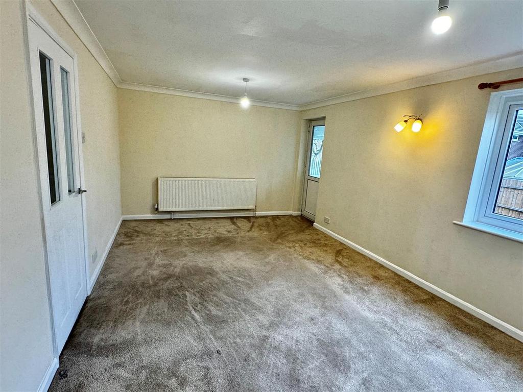 Main livingroom 2.jpg