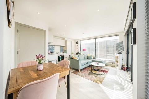Flat 13, 6 Indigo Square, Surbiton, KT6 5BG