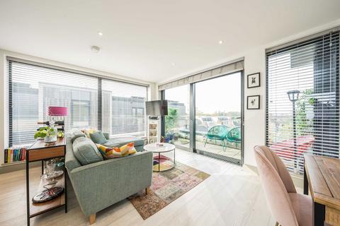 Flat 13, 6 Indigo Square, Surbiton, KT6 5BG