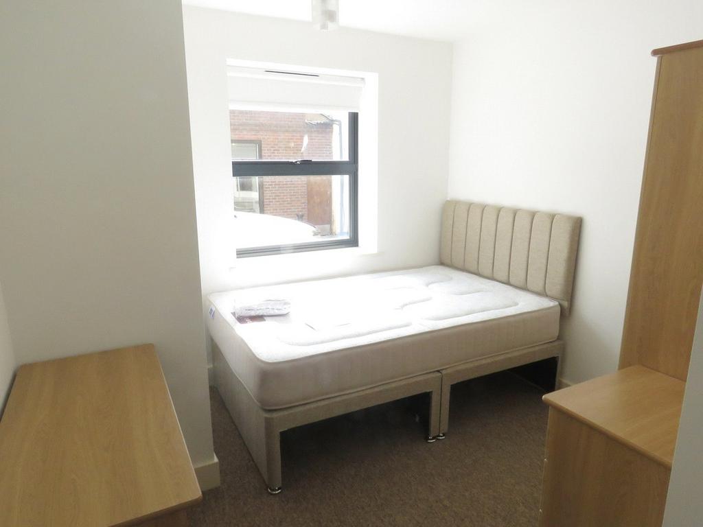 Bedroom-Room-To-Rent
