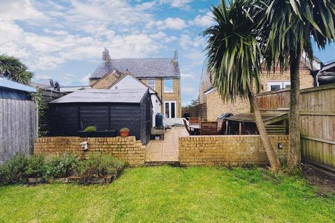 3 bedroom semi-detached house for sale, Sandyhurst Lane