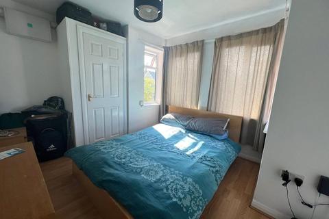 1 bedroom flat to rent, Thornbury Avenue, Hampshire SO15