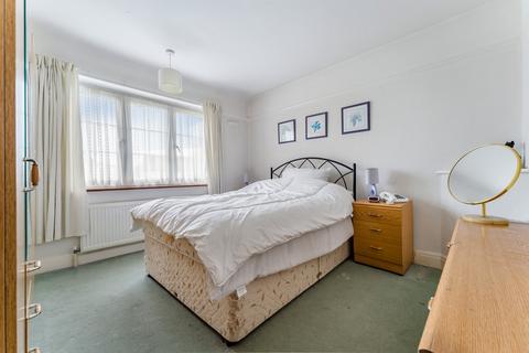 20 Ash Grove, Staines-upon-thames, TW18 1JD