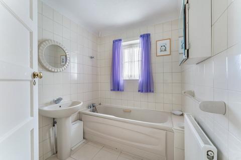 20 Ash Grove, Staines-upon-thames, TW18 1JD