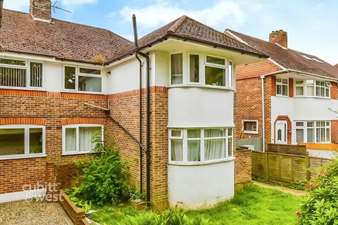 2 bedroom maisonette to rent, Kingsley Grove Reigate RH2