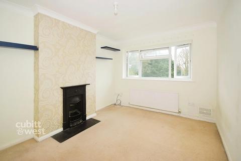 2 bedroom maisonette to rent, Kingsley Grove Reigate RH2