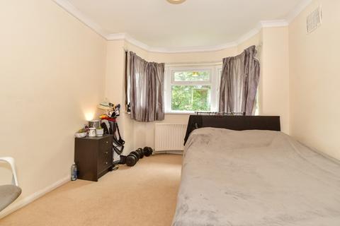 2 bedroom maisonette to rent, Kingsley Grove Reigate RH2