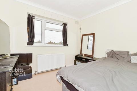 2 bedroom maisonette to rent, Kingsley Grove Reigate RH2