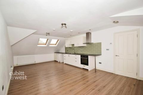 2 bedroom apartment to rent, Lewis Road Sutton SM1