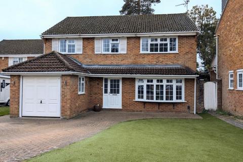 4 bedroom detached house for sale, The Fairway, Bordon GU35