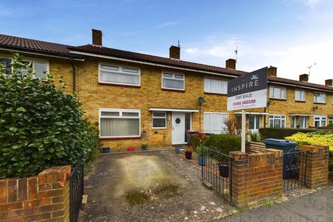 3 bedroom terraced house for sale, Hogarth Road, Crawley RH10