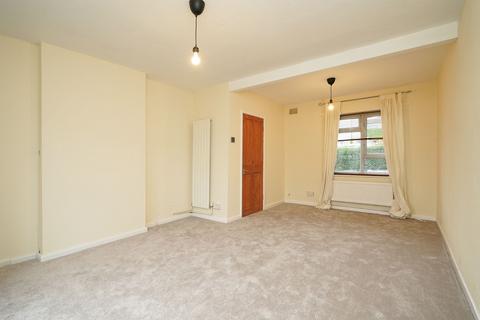 3 bedroom semi-detached house to rent, Cecil Road, Dronfield S18