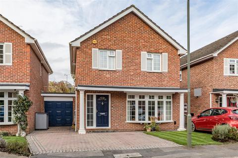 3 bedroom link detached house for sale, Heather Close, New Haw