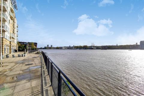 3 bedroom flat for sale, St. Davids Square, Docklands, London, E14