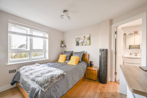 3 bedroom flat for sale, St. Davids Square, Docklands, London, E14